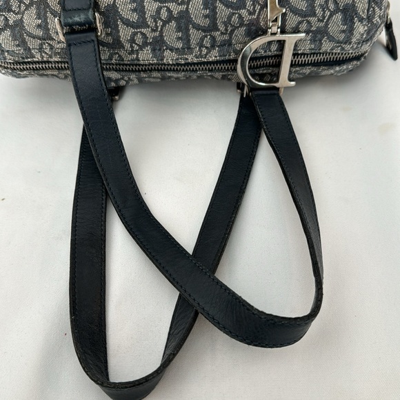 🎉🎉SOLD 🎉🎉 Authentic Dior small shoulder bag - Picture 8 of 13